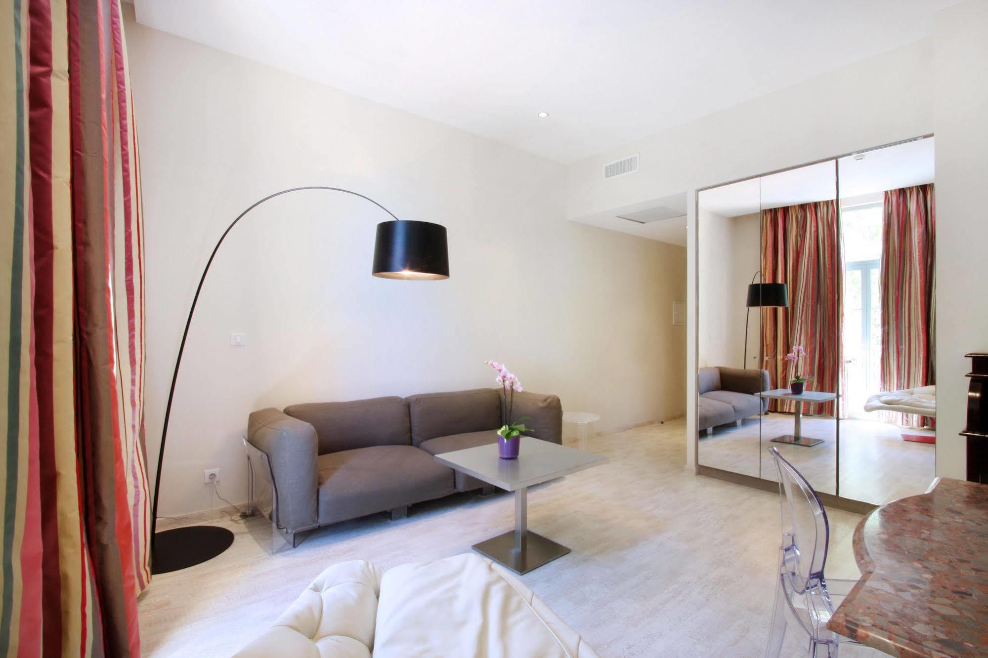 Hotel Les Deux Garcons Aix-en-Provence Buitenkant foto